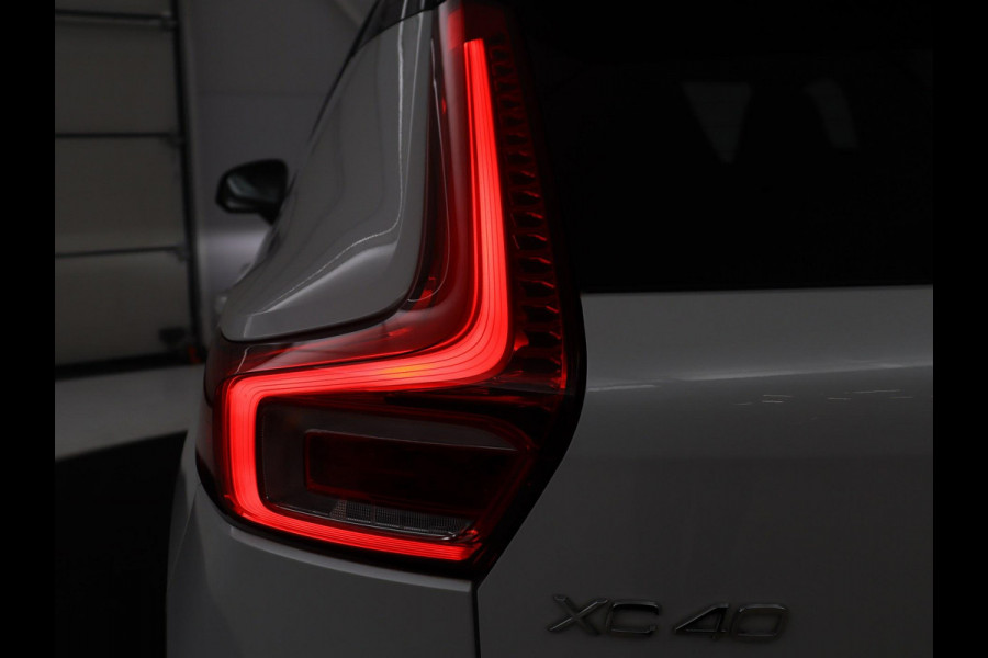 Volvo XC40 T5 R-Design Recharge Plug-In | SOH 90,7% | Panoramadak | Leder | Cruise control | Harman/Kardon | Stuur/stoel verwarming | Climate control | Carplay | Camera | Park assist | PHEV