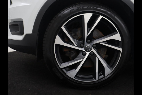 Volvo XC40 T5 R-Design Recharge Plug-In | SOH 90,7% | Panoramadak | Leder | Cruise control | Harman/Kardon | Stuur/stoel verwarming | Climate control | Carplay | Camera | Park assist | PHEV