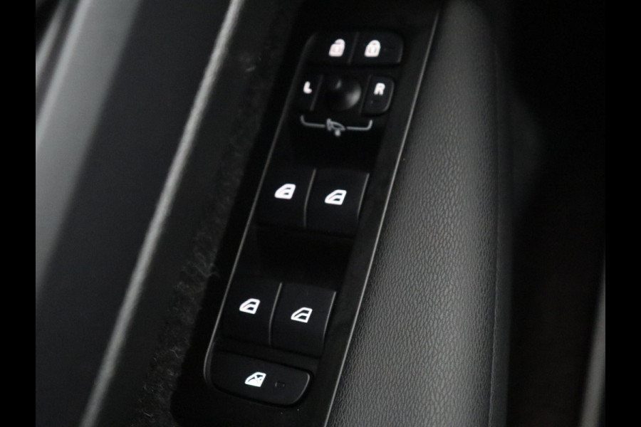 Volvo XC40 T5 R-Design Recharge Plug-In | SOH 90,7% | Panoramadak | Leder | Cruise control | Harman/Kardon | Stuur/stoel verwarming | Climate control | Carplay | Camera | Park assist | PHEV