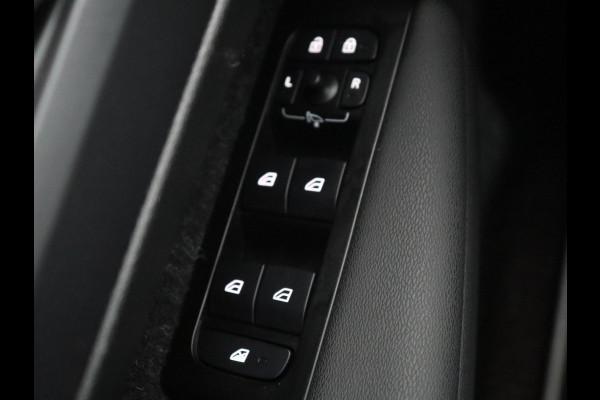 Volvo XC40 T5 R-Design Recharge Plug-In | SOH 90,7% | Panoramadak | Leder | Cruise control | Harman/Kardon | Stuur/stoel verwarming | Climate control | Carplay | Camera | Park assist | PHEV