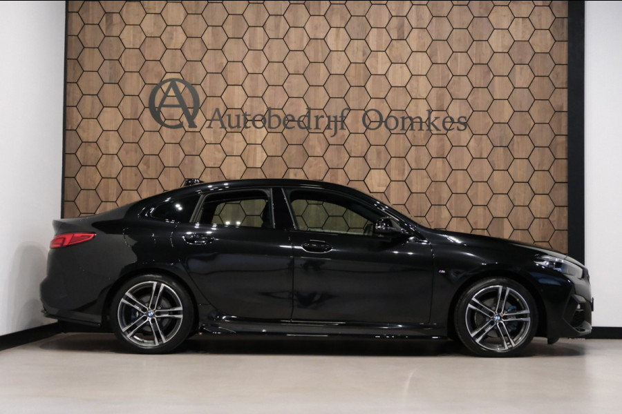 BMW 2 Serie Gran Coupé 218i High Executive *M-Pakket* 91dkm M-Sportinterieur/Navigatie |Recent Beurt Gehad|