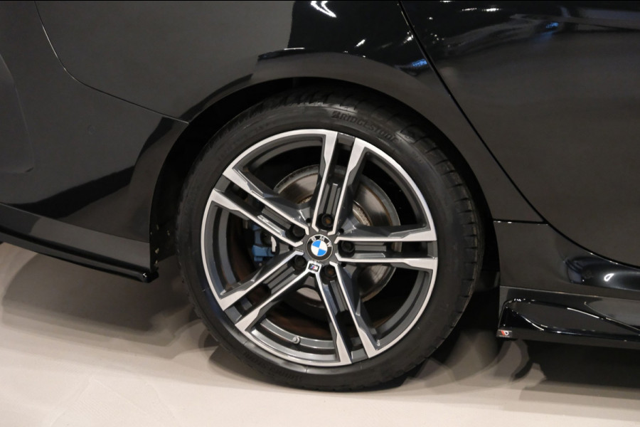 BMW 2 Serie Gran Coupé 218i High Executive *M-Pakket* 91dkm M-Sportinterieur/Navigatie |Recent Beurt Gehad|