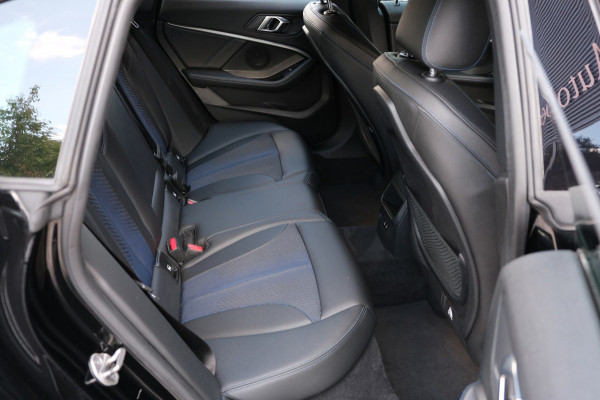 BMW 2 Serie Gran Coupé 218i High Executive *M-Pakket* 91dkm M-Sportinterieur/Navigatie |Recent Beurt Gehad|