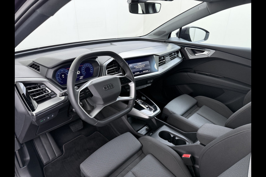 Audi Q4 e-tron 40 82kWh Trekhaak Matrix Led 19" Sportst.+Verwarmd Apple Carplay Android Navi Launch Edition Advanced Ecc Pdc Elek.Achterklep Cruise Control Lmv Isofix DAB 1.000KG Trekgewicht 1e Eigenaar Origineel Nederlandse Auto