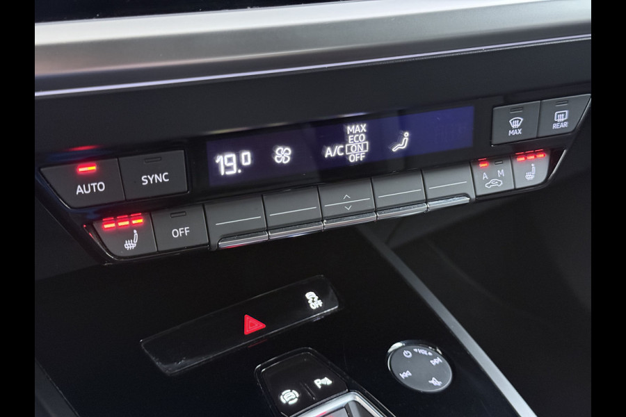 Audi Q4 e-tron 40 82kWh Trekhaak Matrix Led 19" Sportst.+Verwarmd Apple Carplay Android Navi Launch Edition Advanced Ecc Pdc Elek.Achterklep Cruise Control Lmv Isofix DAB 1.000KG Trekgewicht 1e Eigenaar Origineel Nederlandse Auto