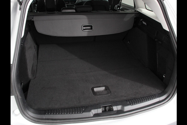 Ford FOCUS Wagon 155pk Hybrid Automaat Active X Navigatie Climate Control Camera Parkeer sensoren B&O Dab Led Lichtmetalen velgen