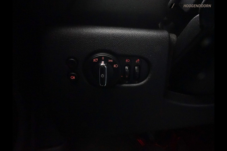 MINI 3-deurs 1.5 Cooper Camden Plus Edition (APPLE CARPLAY,PANORAMADAK,PARKEERSENSOREN,LM-VELGEN,CRUISE,CLIMATE CONTROL,LEDER)
