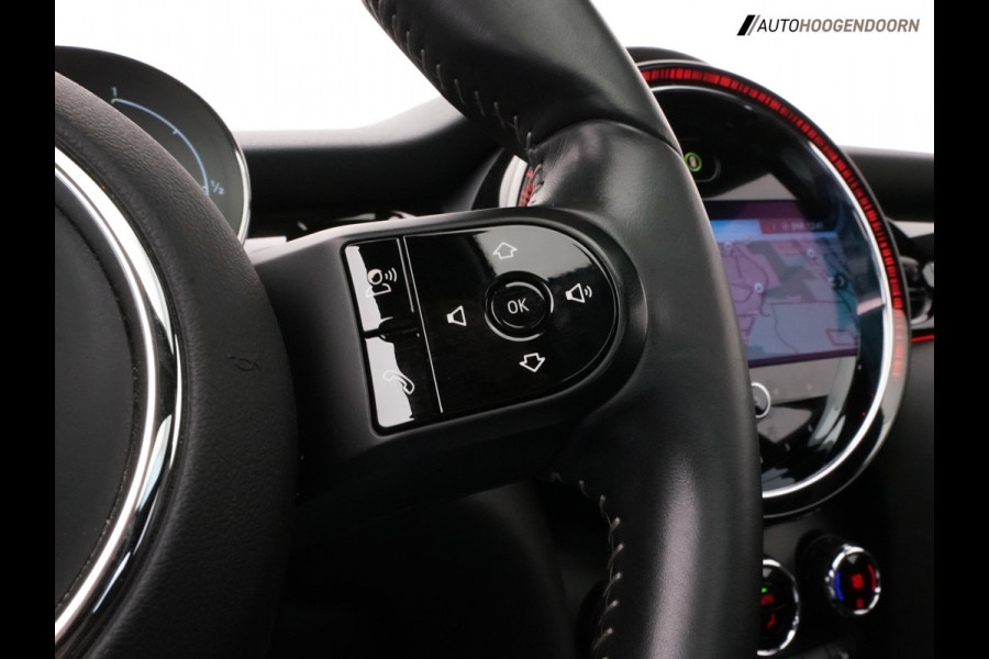 MINI 3-deurs 1.5 Cooper Camden Plus Edition (APPLE CARPLAY,PANORAMADAK,PARKEERSENSOREN,LM-VELGEN,CRUISE,CLIMATE CONTROL,LEDER)