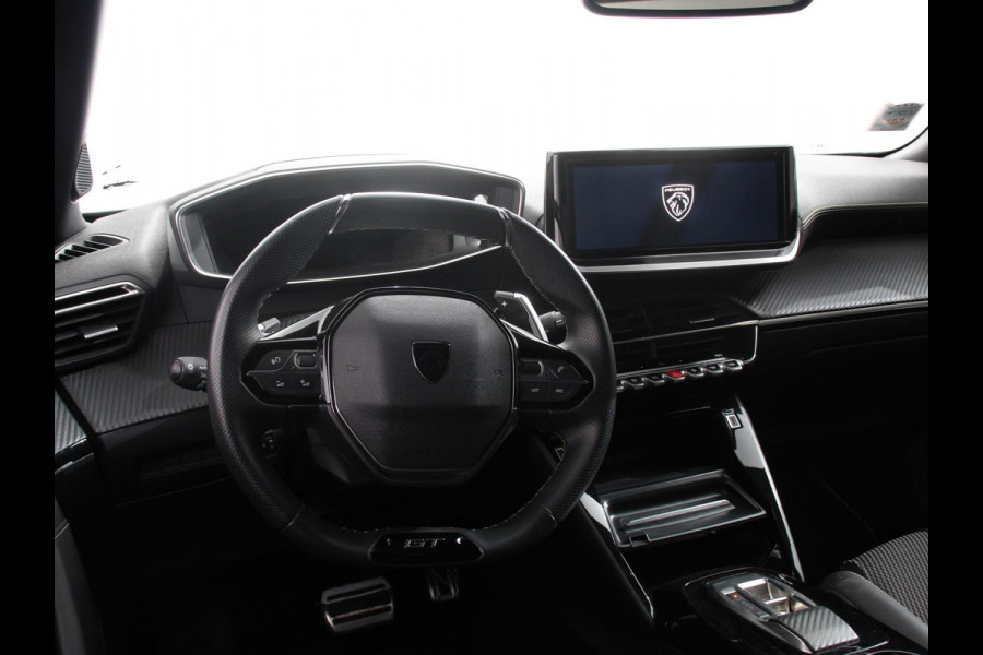 Peugeot 2008 1.2 GT Automaat Climate control Cruise control Apple Carplay/ Android Auto led Lichtmetalen velgen Parkeersensoren Camera