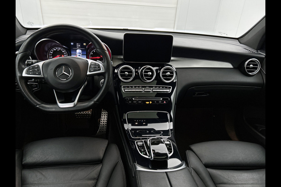 Mercedes-Benz GLC-Coupé 300 4-MATIC AMG | Night pakket | Schuifdak | Treeplanken | Burmester Sound | 360gr Camera | Lederen bekleding | ALL SEASONS banden Inclusief 12 Maanden Garantie.