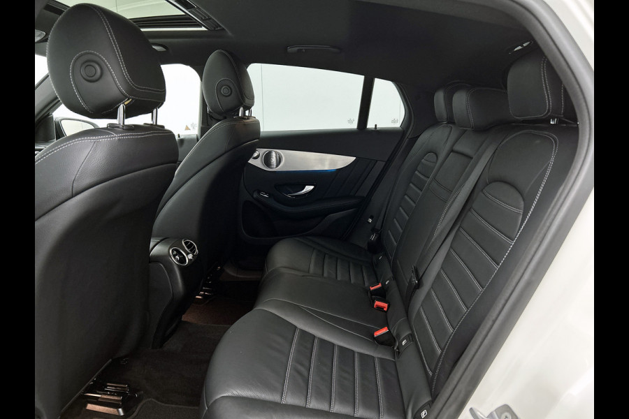 Mercedes-Benz GLC-Coupé 300 4-MATIC AMG | Night pakket | Schuifdak | Treeplanken | Burmester Sound | 360gr Camera | Lederen bekleding | ALL SEASONS banden Inclusief 12 Maanden Garantie.