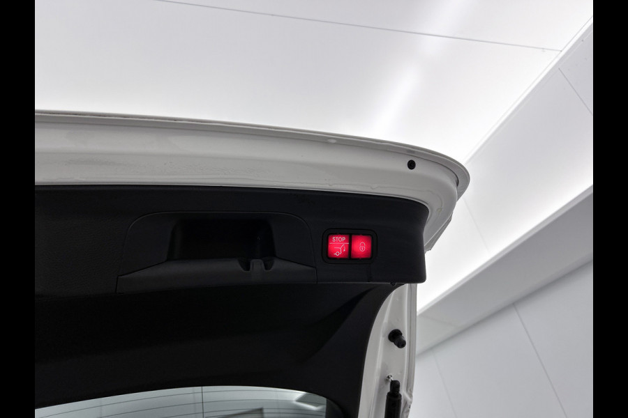Mercedes-Benz GLC-Coupé 300 4-MATIC AMG | Night pakket | Schuifdak | Treeplanken | Burmester Sound | 360gr Camera | Lederen bekleding | ALL SEASONS banden Inclusief 12 Maanden Garantie.