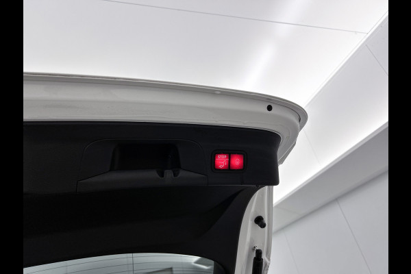 Mercedes-Benz GLC-Coupé 300 4-MATIC AMG | Night pakket | Schuifdak | Treeplanken | Burmester Sound | 360gr Camera | Lederen bekleding | ALL SEASONS banden Inclusief 12 Maanden Garantie.
