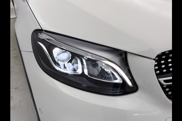 Mercedes-Benz GLC-Coupé 300 4-MATIC AMG | Night pakket | Schuifdak | Treeplanken | Burmester Sound | 360gr Camera | Lederen bekleding | ALL SEASONS banden Inclusief 12 Maanden Garantie.