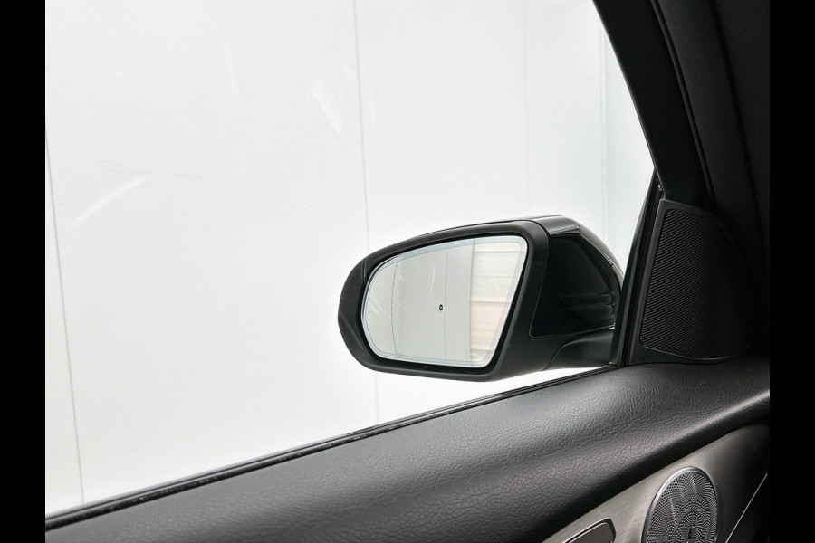 Mercedes-Benz GLC-Coupé 300 4-MATIC AMG | Night pakket | Schuifdak | Treeplanken | Burmester Sound | 360gr Camera | Lederen bekleding | ALL SEASONS banden Inclusief 12 Maanden Garantie.