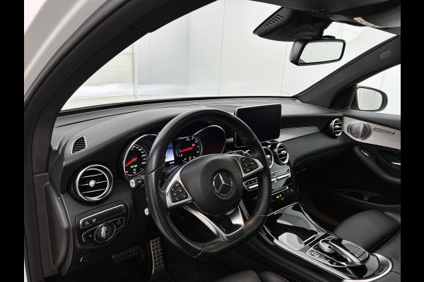 Mercedes-Benz GLC-Coupé 300 4-MATIC AMG | Night pakket | Schuifdak | Treeplanken | Burmester Sound | 360gr Camera | Lederen bekleding | ALL SEASONS banden Inclusief 12 Maanden Garantie.