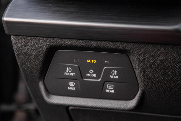 CUPRA Leon 1.4i Plug-In Hybrid SPORTSTOURER / CARPLAY / CAMERA / KUIP STOELEN / PERFECT ONDERHOUDEN