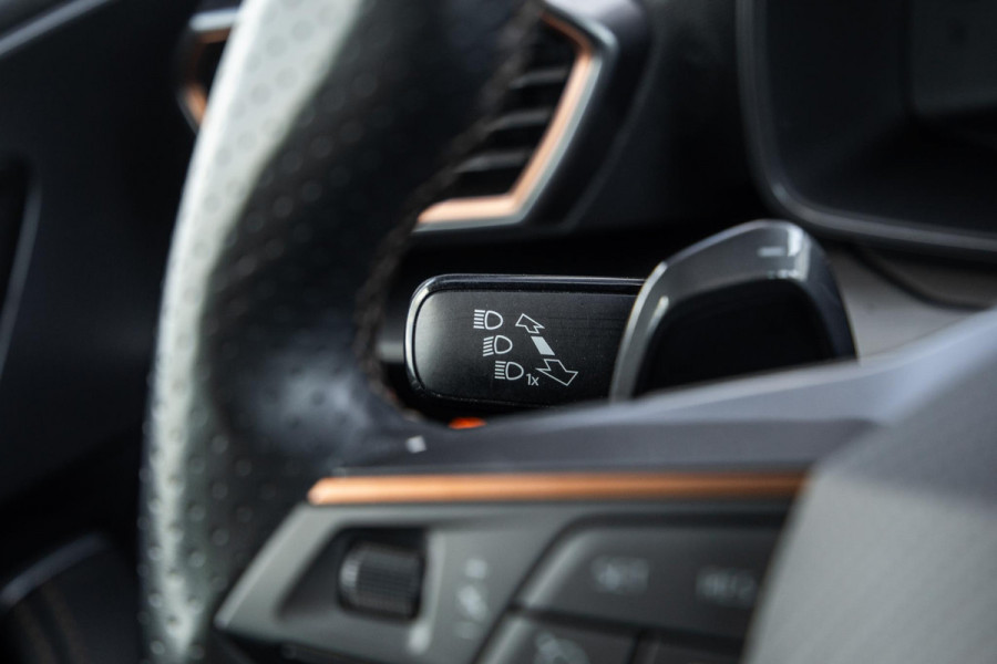 CUPRA Leon 1.4i Plug-In Hybrid SPORTSTOURER / CARPLAY / CAMERA / KUIP STOELEN / PERFECT ONDERHOUDEN