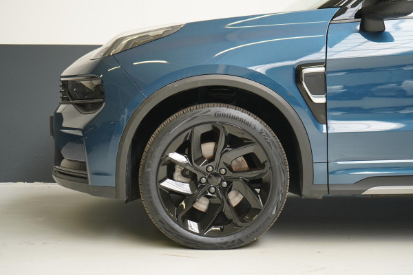 Lynk & Co 01 1.5 | Zwart optiek | 360 camera | Panoramadak | Navigatie | Memory | Apple CarPlay