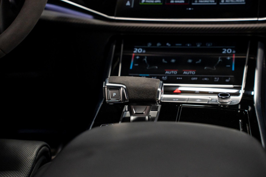 Audi RS Q8 4.0 TFSI quattro *Bang & Olufsen / Panorama / AWD-besturing / Keramisch / RS-Sportuitlaat / Standverwarming / Soft-Close*