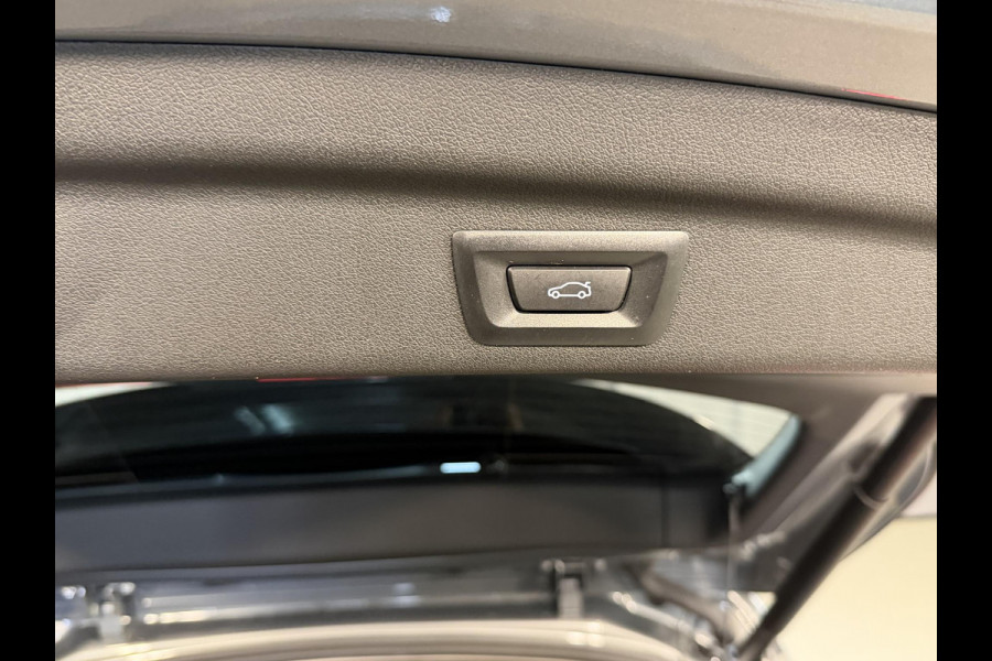 BMW 2 Serie Active Tourer 225e xDrive Luxury Line 17"/Leder + memory/Panoramadak/Camera/Apple Carplay & Android Auto
