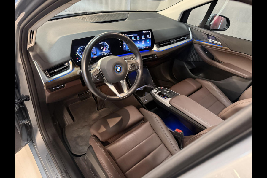 BMW 2 Serie Active Tourer 225e xDrive Luxury Line 17"/Leder + memory/Panoramadak/Camera/Apple Carplay & Android Auto