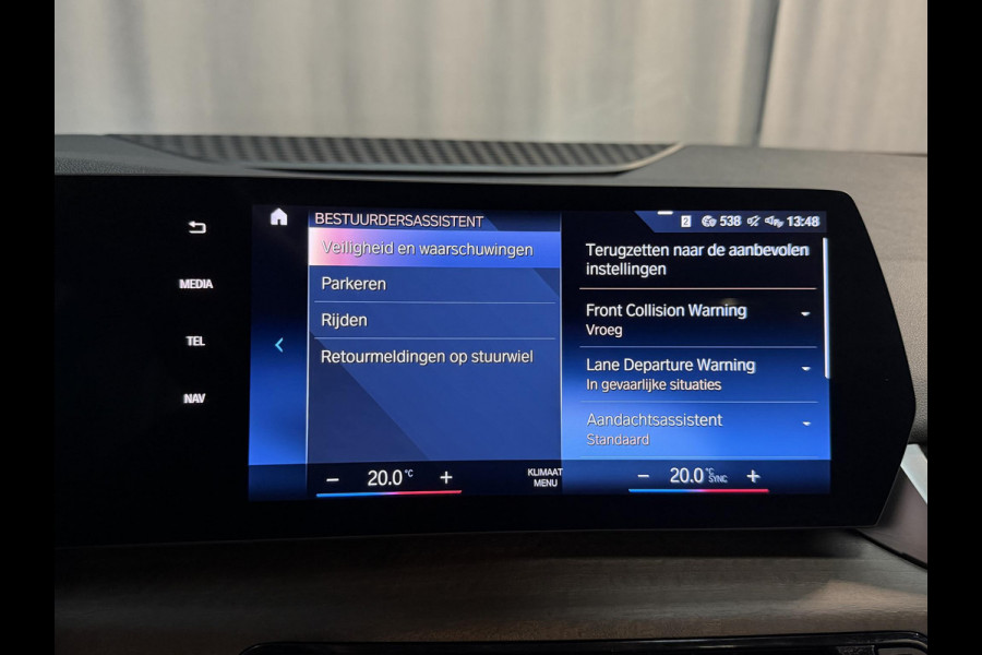 BMW 2 Serie Active Tourer 225e xDrive Luxury Line 17"/Leder + memory/Panoramadak/Camera/Apple Carplay & Android Auto