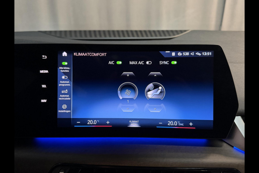 BMW 2 Serie Active Tourer 225e xDrive Luxury Line 17"/Leder + memory/Panoramadak/Camera/Apple Carplay & Android Auto