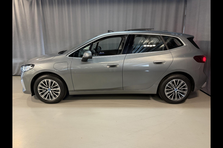 BMW 2 Serie Active Tourer 225e xDrive Luxury Line 17"/Leder + memory/Panoramadak/Camera/Apple Carplay & Android Auto