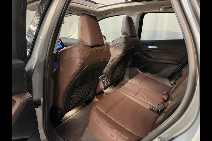 BMW 2 Serie Active Tourer 225e xDrive Luxury Line 17"/Leder + memory/Panoramadak/Camera/Apple Carplay & Android Auto