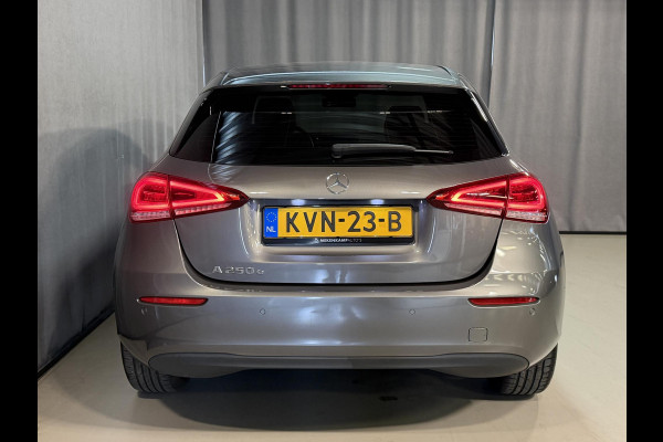 Mercedes-Benz A-Klasse 250 e 17"/Dodehoek/Camera/PDC v+a/Apple Carplay & Android Auto/DAB/Navigatie/Climate