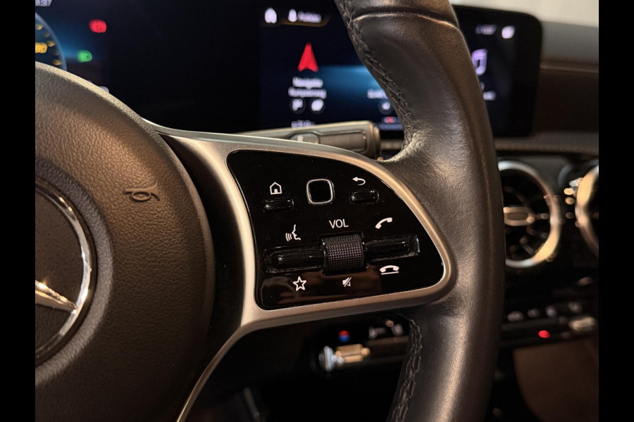 Mercedes-Benz A-Klasse 250 e 17"/Dodehoek/Camera/PDC v+a/Apple Carplay & Android Auto/DAB/Navigatie/Climate