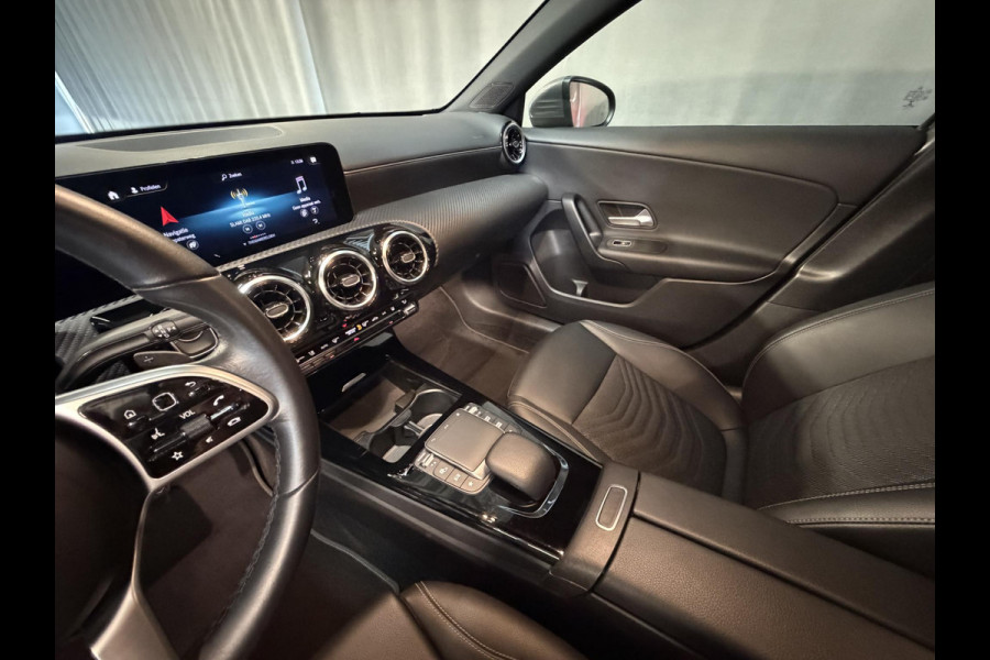 Mercedes-Benz A-Klasse 250 e 17"/Dodehoek/Camera/PDC v+a/Apple Carplay & Android Auto/DAB/Navigatie/Climate