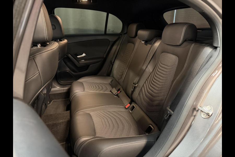 Mercedes-Benz A-Klasse 250 e 17"/Dodehoek/Camera/PDC v+a/Apple Carplay & Android Auto/DAB/Navigatie/Climate