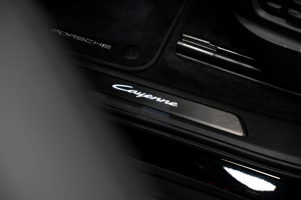 Porsche Cayenne Coupé 3.0 E-Hybrid Black Edition *BOSE / Panorama / Sport-Chrono / HUD / Keyless / Soft-close*