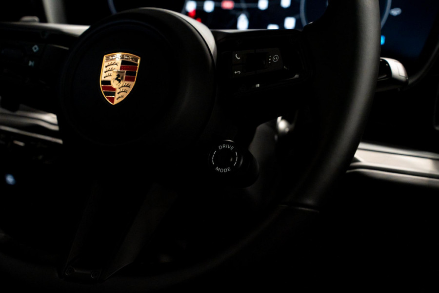 Porsche Cayenne Coupé 3.0 E-Hybrid Black Edition *BOSE / Panorama / Sport-Chrono / HUD / Keyless / Soft-close*