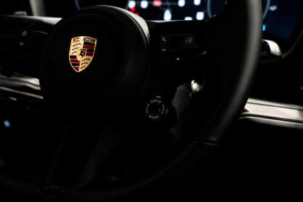 Porsche Cayenne Coupé 3.0 E-Hybrid Black Edition *BOSE / Panorama / Sport-Chrono / HUD / Keyless / Soft-close*