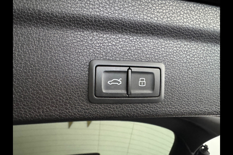 Audi RSQ3 Sportback 2.5 TFSI RS Pano|B&O|Trekhaak|360|Memory|Sfeer