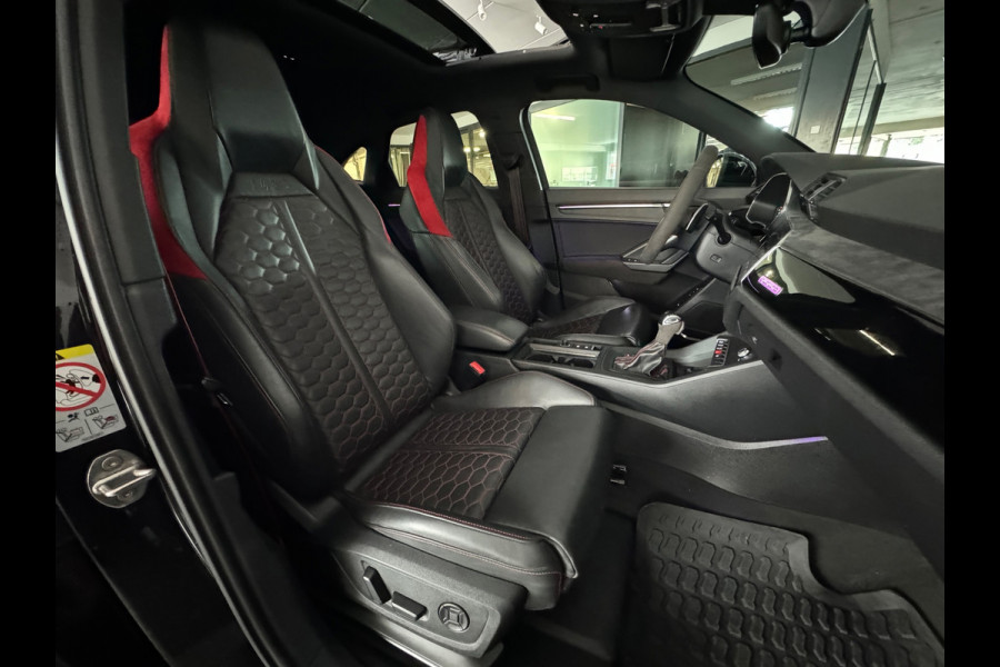 Audi RSQ3 Sportback 2.5 TFSI RS Pano|B&O|Trekhaak|360|Memory|Sfeer