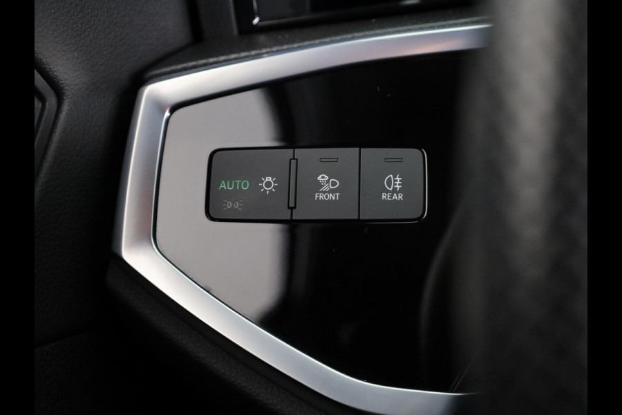 Audi Q3 Sportback 45 TFSI e S Edition 245pk | Navigatie | Elektrisch verstelbare voorstoelen | Sonos Audio | Adaptieve cruise controle | Stoelverwarming | S-line interieur