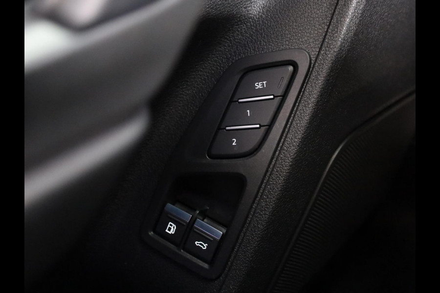 Audi Q3 Sportback 45 TFSI e S Edition 245pk | Navigatie | Elektrisch verstelbare voorstoelen | Sonos Audio | Adaptieve cruise controle | Stoelverwarming | S-line interieur