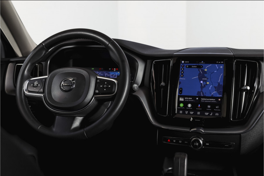 Volvo XC60 2.0 Recharge T6 AWD Business Pro | S/K Panodak | Elek. Trekhaak | Dig.Cockpit | Adapt.Cruise | Stoel-+Stuurverw. | Camera | PDC | NAV+App.Connect | Auto.Airco | LM 18" |