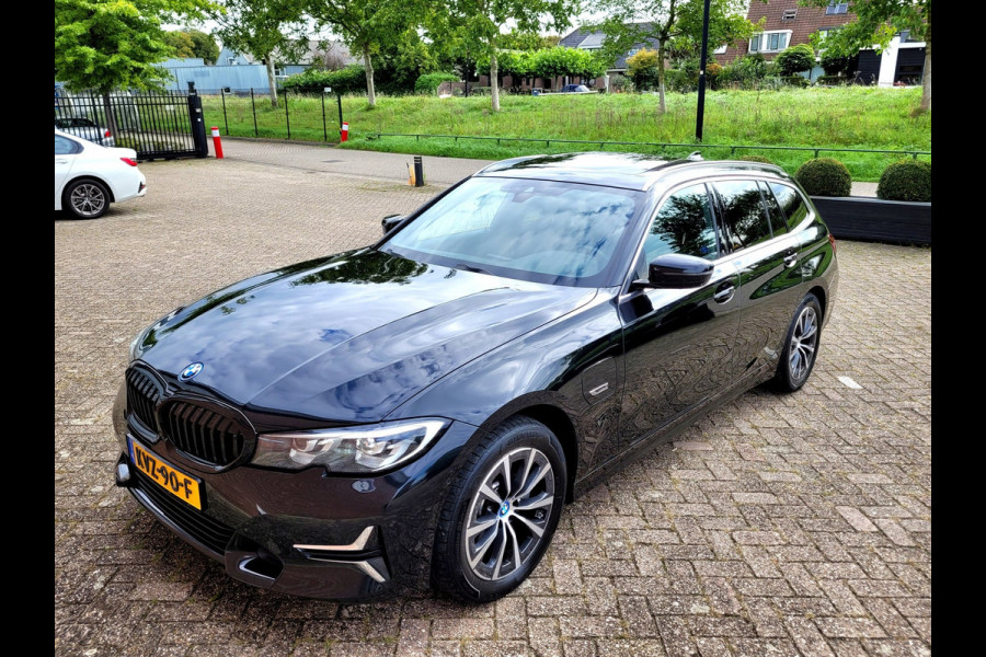 BMW 3 Serie Touring 320e Pano 360-Cam Tr.haak, 98% SOH (BTW-auto)
