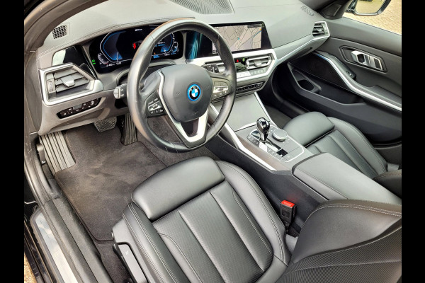 BMW 3 Serie Touring 320e Pano 360-Cam Tr.haak, 98% SOH (BTW-auto)
