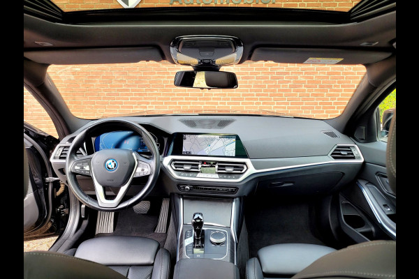 BMW 3 Serie Touring 320e Pano 360-Cam Tr.haak, 98% SOH (BTW-auto)