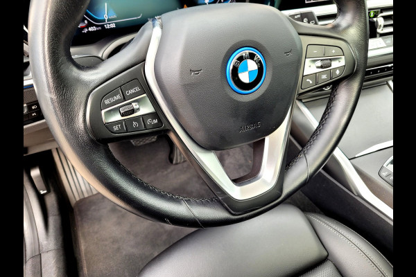 BMW 3 Serie Touring 320e Pano 360-Cam Tr.haak, 98% SOH (BTW-auto)