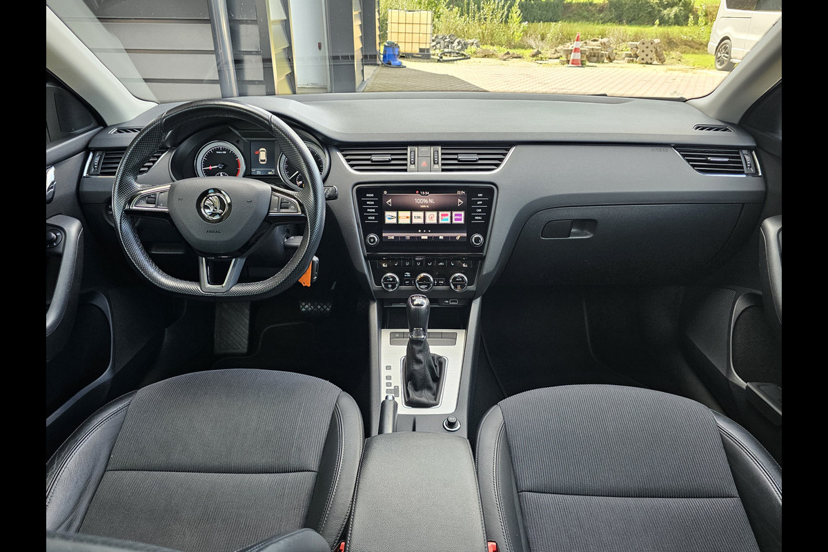 Škoda Octavia Combi 1.0 TSI Greentech Clever Edition | Automaat | Led | Navi | Stoelverwarming | App-connect | Cruise | PDC |