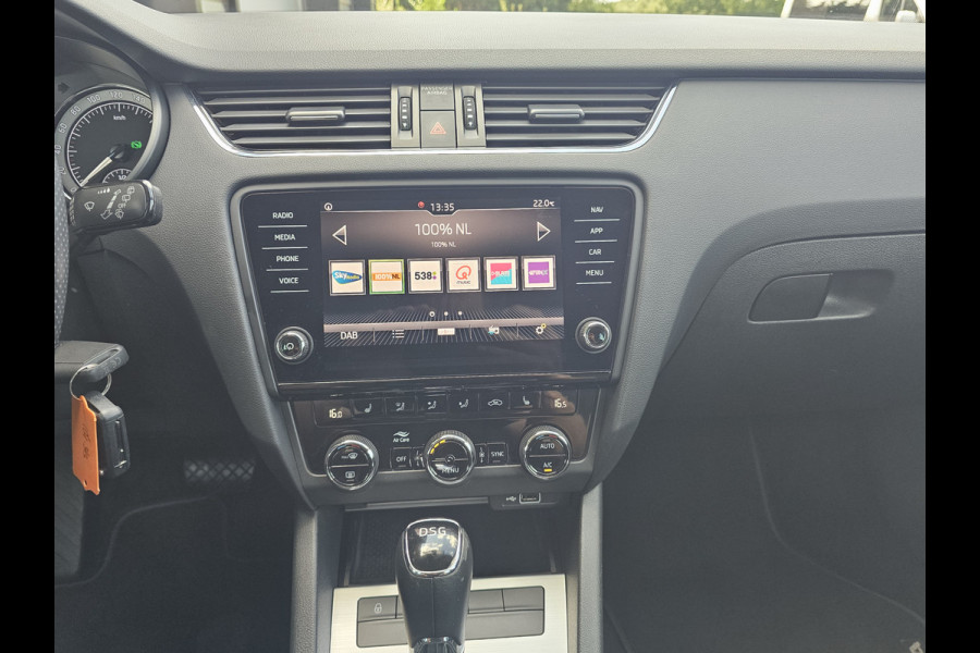 Škoda Octavia Combi 1.0 TSI Greentech Clever Edition | Automaat | Led | Navi | Stoelverwarming | App-connect | Cruise | PDC |