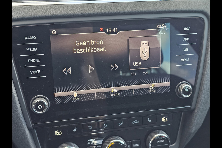 Škoda Octavia Combi 1.0 TSI Greentech Clever Edition | Automaat | Led | Navi | Stoelverwarming | App-connect | Cruise | PDC |