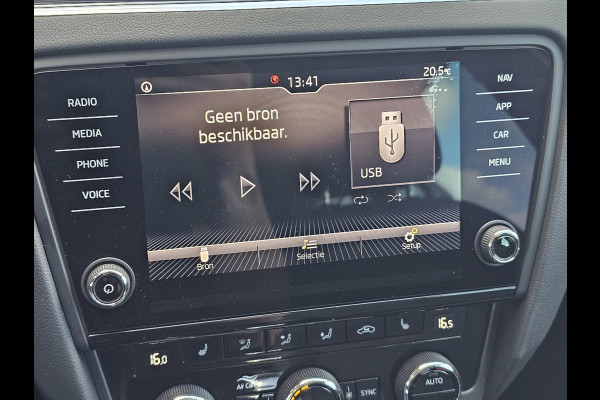 Škoda Octavia Combi 1.0 TSI Greentech Clever Edition | Automaat | Led | Navi | Stoelverwarming | App-connect | Cruise | PDC |